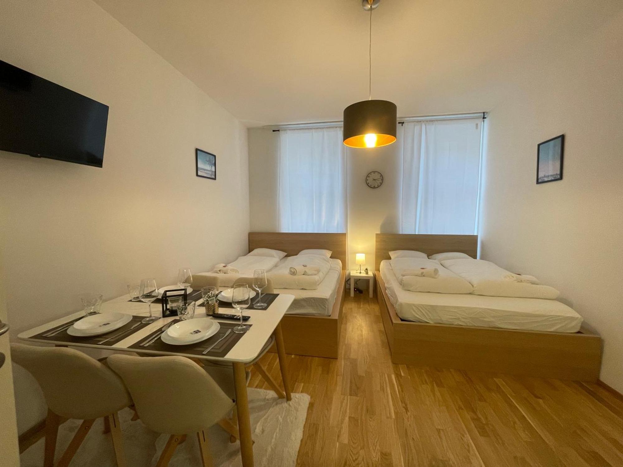 Cozy 5-Person Apartment In Vienna 6 Esterno foto