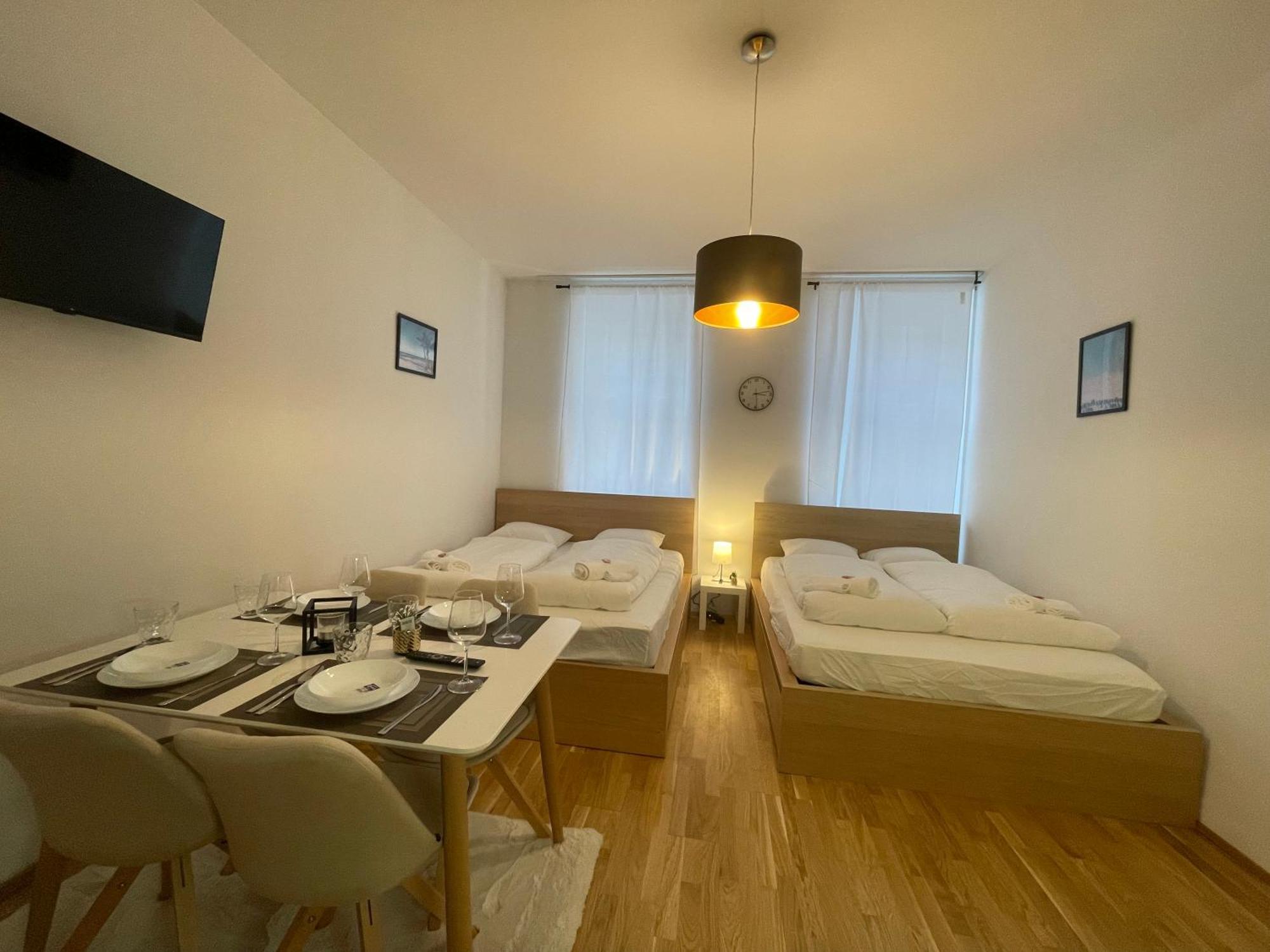 Cozy 5-Person Apartment In Vienna 6 Esterno foto